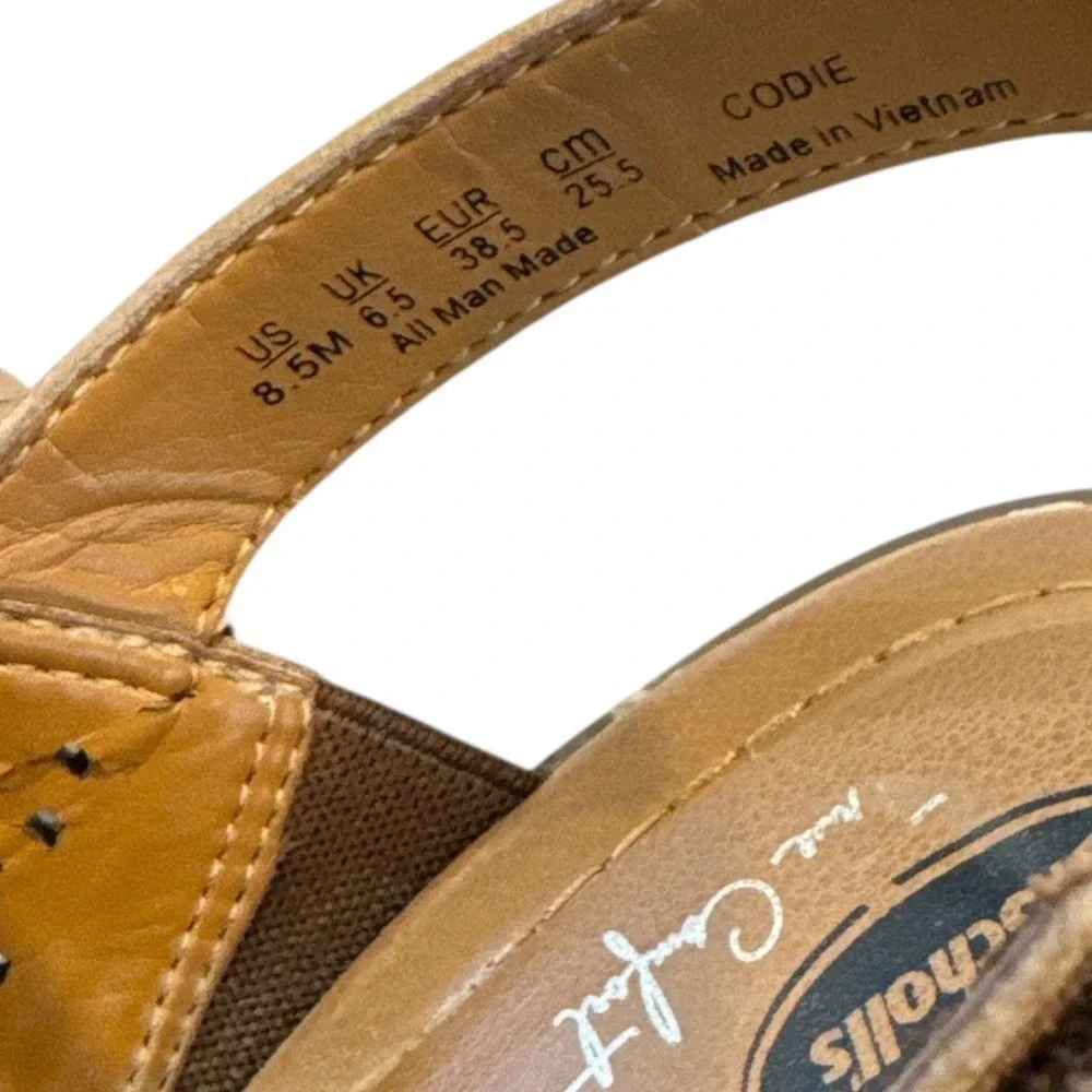 Dr. Scholls Codie Brown Perforated Peep Toe Slingback Block Heel Sandals 8.5M‎